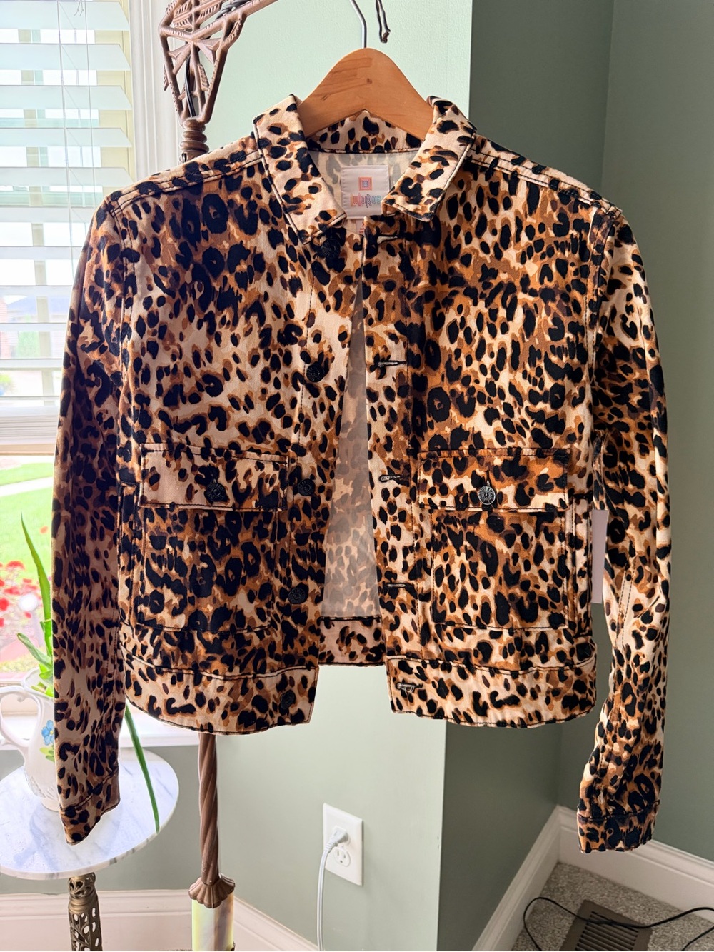 GT-0041 | LuLaRoe Leopard Print Utility Jacket – XS